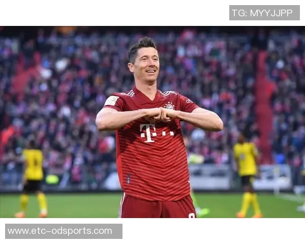 莱万欧冠表现惊艳10场打入12球射手榜领跑金靴在望